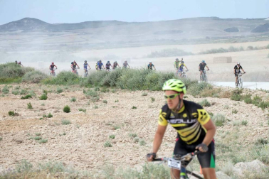 Disputa de la prueba de mountain bike en la Ribera de Navarra.