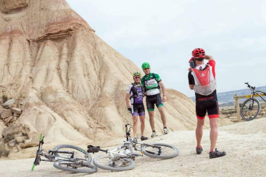 Disputa de la prueba de mountain bike en la Ribera de Navarra.