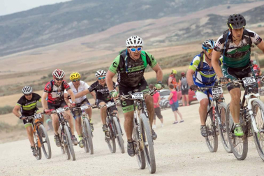 Disputa de la prueba de mountain bike en la Ribera de Navarra.