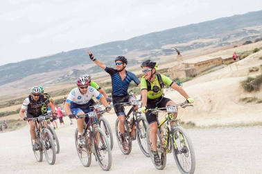 Disputa de la prueba de mountain bike en la Ribera de Navarra.