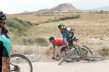 Disputa de la prueba de mountain bike en la Ribera de Navarra.