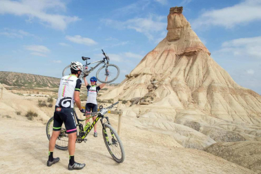 Disputa de la prueba de mountain bike en la Ribera de Navarra.
