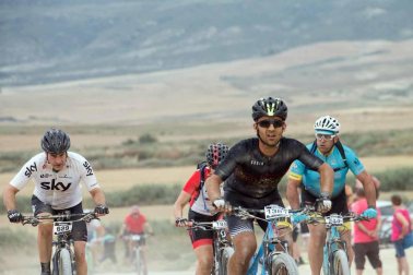 Disputa de la prueba de mountain bike en la Ribera de Navarra.