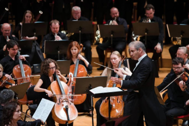 El Orfeón Pamplonés cerraba este sábado con una lluvia de aplausos su participación en las Noches Blancas de San Petersburgo tras dos conciertos que pusieron en pie al público del Mariinsky Concert Hall.