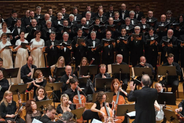 El Orfeón Pamplonés cerraba este sábado con una lluvia de aplausos su participación en las Noches Blancas de San Petersburgo tras dos conciertos que pusieron en pie al público del Mariinsky Concert Hall.