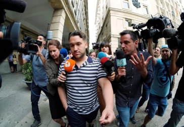 Los integrantes de 'La Manada' se han presentado este lunes por la mañana ante el juzgado de guardia de Sevilla.