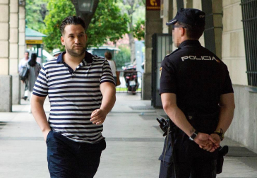 Los integrantes de 'La Manada' se han presentado este lunes por la mañana ante el juzgado de guardia de Sevilla.