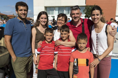 Los vecinos de Orkoien han celebrado sus fiestas en un excelente ambiente de hermandad y con temperaturas privilegiadas. El viernes 22 de junio la cámara de ¡Click! se acercó a la celebración del Día de la Juventud. Baile de gigantes, espectáculo infantil y vaquillas congregaron a cuadrillas de todas las edades durante la tarde.