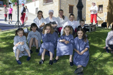 Declarada Fiesta de Interés Turístico de Navarra, la recreación histórica de la Batalla de Lácar volvió a transformar esta localidad del valle de Yerri. La tarde del 23 de junio, más de 200 figurantes escenificaron este enfrentamiento entre carlistas y liberales, una batalla que estuvo a punto de cambiar el curso de la III Guerra Carlista en 1875.