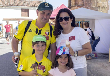 Declarada Fiesta de Interés Turístico de Navarra, la recreación histórica de la Batalla de Lácar volvió a transformar esta localidad del valle de Yerri. La tarde del 23 de junio, más de 200 figurantes escenificaron este enfrentamiento entre carlistas y liberales, una batalla que estuvo a punto de cambiar el curso de la III Guerra Carlista en 1875.