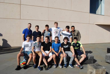 El pasado viernes 22 de junio, el Museo de la Universidad de Navarra albergó la Gala del Fútbol Navarro en la que se entregaron los premios a los equipos más destacados de la temporada, desde los conjuntos de fútbol sala hasta los de Primera autonómica, tanto en la categoría masculina como en la femenina.