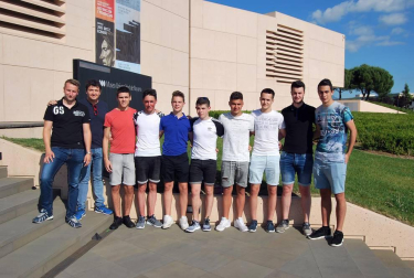 El pasado viernes 22 de junio, el Museo de la Universidad de Navarra albergó la Gala del Fútbol Navarro en la que se entregaron los premios a los equipos más destacados de la temporada, desde los conjuntos de fútbol sala hasta los de Primera autonómica, tanto en la categoría masculina como en la femenina.