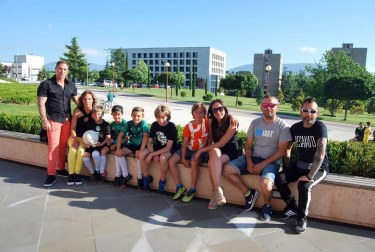 El pasado viernes 22 de junio, el Museo de la Universidad de Navarra albergó la Gala del Fútbol Navarro en la que se entregaron los premios a los equipos más destacados de la temporada, desde los conjuntos de fútbol sala hasta los de Primera autonómica, tanto en la categoría masculina como en la femenina.