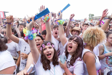 La música del Holika lleva a 9.000 personas a Cortes