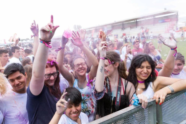 La música del Holika lleva a 9.000 personas a Cortes