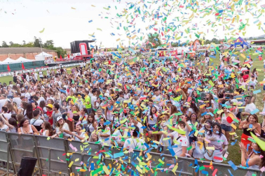 La música del Holika lleva a 9.000 personas a Cortes