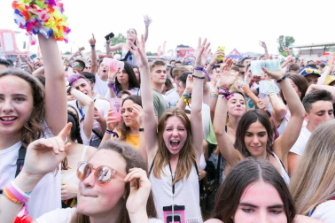 La música del Holika lleva a 9.000 personas a Cortes