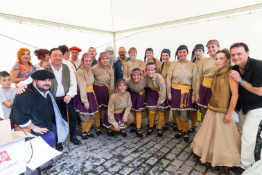 El Paloteado de la zona antigua de Tudela se vuelve a escenificar unos 40 años después