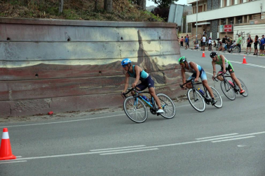 Galería de fotografías de la XVIII edición de la triatlón Reto del Ebro