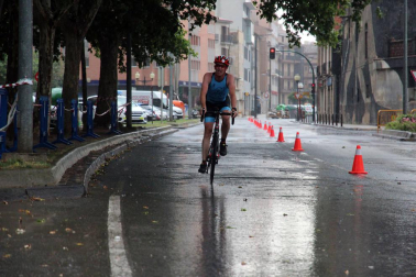 Galería de fotografías de la XVIII edición de la triatlón Reto del Ebro