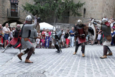 La Villa arrancó este sábado su 18º edición de la feria 'Encuentros con la Historia'