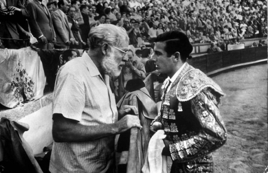 El 6 de julio se cumplen cincuenta años de la inauguración de la escultura dedicada al premio nobel frente a la plaza de toros