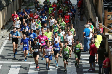 La Jarana celebró este domingo su día del socio con la Carrera del Encierro