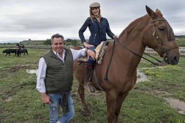José Antonio Baigorri, ganadero de Pincha, relata su aventura con el toro bravo con la mente puesta en su debut en la novillada de San Fermín: “Estamos viviendo algo único"