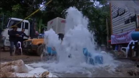 Angustia en Tailandia por cómo sacar de la cueva inundada a los doce niños y su entrenador