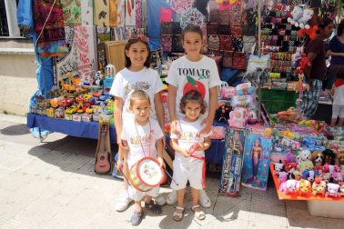 Barañáin vivió una intenso fin de semana festivo, que se cerró el domingo 1 de julio con el tradicinoal pobre de mí y la disco móvil. Ese mismo día, pero a la mañana, la Banda Joven de la Escuela de Música 'Luis Morondo' de Barañáin ofreció un concierto festivo en el escenario instalado en la céntrica plaza Consistorial. Arropados por la sombra de los árboles, vecinos, amigos y familiares disfrutaron de la velada musical.