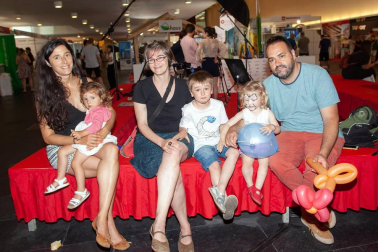 Más de 3.800 personas experimentaron ediFica, la primera feria en España sobre este tipo de edificios. Organizada por el Consorcio Passivhaus-ECCN, con el apoyo del Gobierno de Navarra, el Ayuntamiento de Pamplona, la empresa pública Nasuvinsa y Egurtek, propuso tres jornadas de formación y exposición en el palacio de Congresos y Auditorio de Navarra Baluarte. La muestra atrajo a 77 empresas referentes en el sector de la construcción.