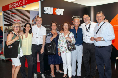 Más de 3.800 personas experimentaron ediFica, la primera feria en España sobre este tipo de edificios. Organizada por el Consorcio Passivhaus-ECCN, con el apoyo del Gobierno de Navarra, el Ayuntamiento de Pamplona, la empresa pública Nasuvinsa y Egurtek, propuso tres jornadas de formación y exposición en el palacio de Congresos y Auditorio de Navarra Baluarte. La muestra atrajo a 77 empresas referentes en el sector de la construcción.
