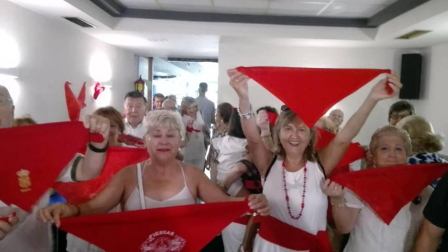 Hogares navarros repartidos por toda España se sumaron al inicio de la fiesta