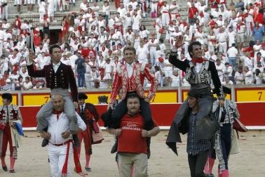Extraordinaria corrida de Capea, que puso las orejas en bandeja a Hermoso, Leonardo Hernández y Armendáriz