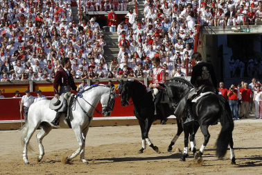 Extraordinaria corrida de Capea, que puso las orejas en bandeja a Hermoso, Leonardo Hernández y Armendáriz