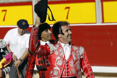 Extraordinaria corrida de Capea, que puso las orejas en bandeja a Hermoso, Leonardo Hernández y Armendáriz