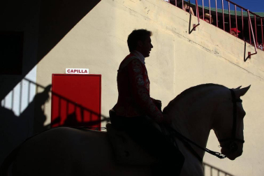 Extraordinaria corrida de Capea, que puso las orejas en bandeja a Hermoso, Leonardo Hernández y Armendáriz
