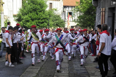 Cientos de asistentes de todas las edades disfrutaron de las Fiestas de San Fermín de Lesaka