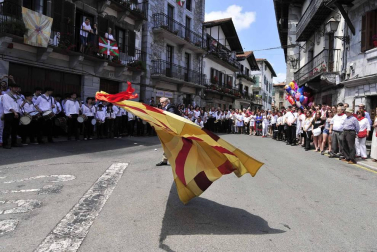 Cientos de asistentes de todas las edades disfrutaron de las Fiestas de San Fermín de Lesaka