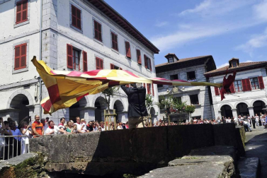 Cientos de asistentes de todas las edades disfrutaron de las Fiestas de San Fermín de Lesaka