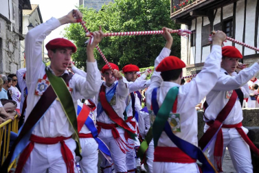 Cientos de asistentes de todas las edades disfrutaron de las Fiestas de San Fermín de Lesaka