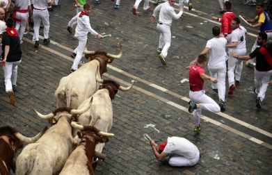 Imágenes del primer encierro de los sanfermines 2018 protagonizado por toros de Puerto de San Lorenzo.