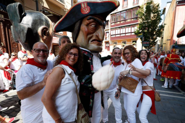 Salida de los gigantes y cabezudos de Pamplona, 7 de julio de San Fermín 2018