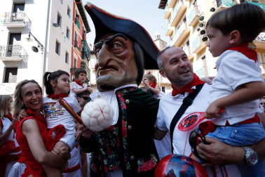 Salida de los gigantes y cabezudos de Pamplona, 7 de julio de San Fermín 2018