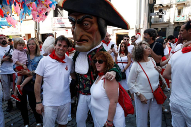 Salida de los gigantes y cabezudos de Pamplona, 7 de julio de San Fermín 2018