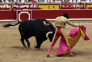 Ureña y Román cortaron las primeras orejas de la feria y Garrido resulto corneado al entrar a matar