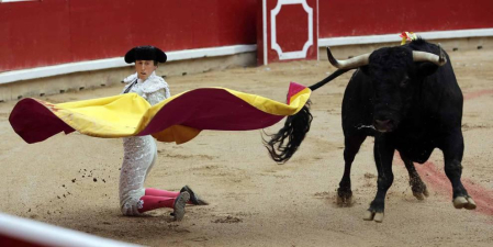 Ureña y Román cortaron las primeras orejas de la feria y Garrido resulto corneado al entrar a matar