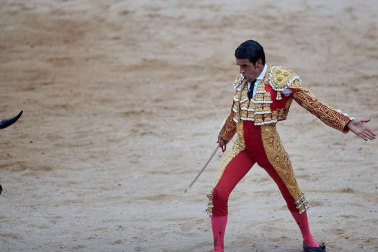 Faena de los toros de la ganadería del Puerto de San Lorenzo para los diestros Paco Ureña, Román y José Garrido.