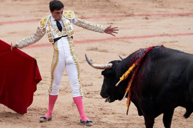 Faena de los toros de la ganadería del Puerto de San Lorenzo para los diestros Paco Ureña, Román y José Garrido.