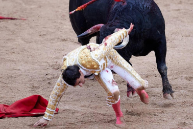 Faena de los toros de la ganadería del Puerto de San Lorenzo para los diestros Paco Ureña, Román y José Garrido.